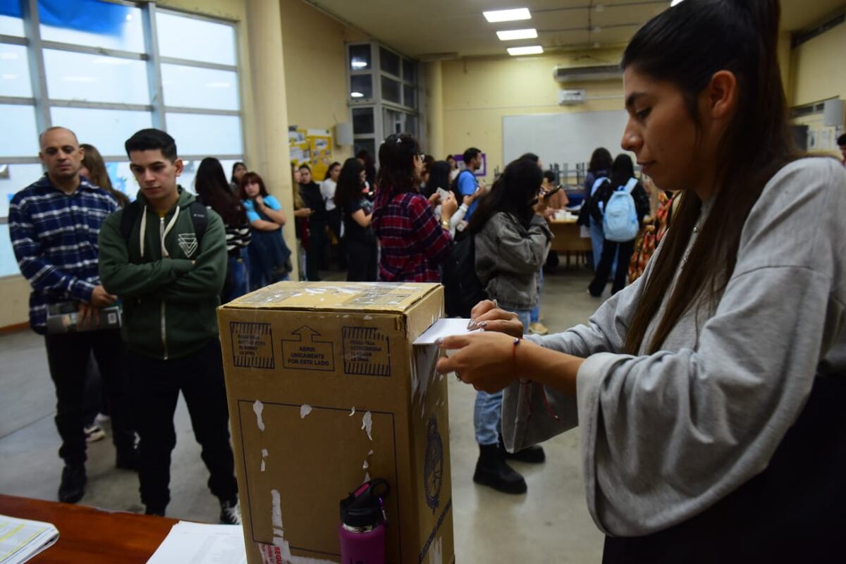 Primera jornada de elecciones en la UNC. (José Hernández/La Voz)