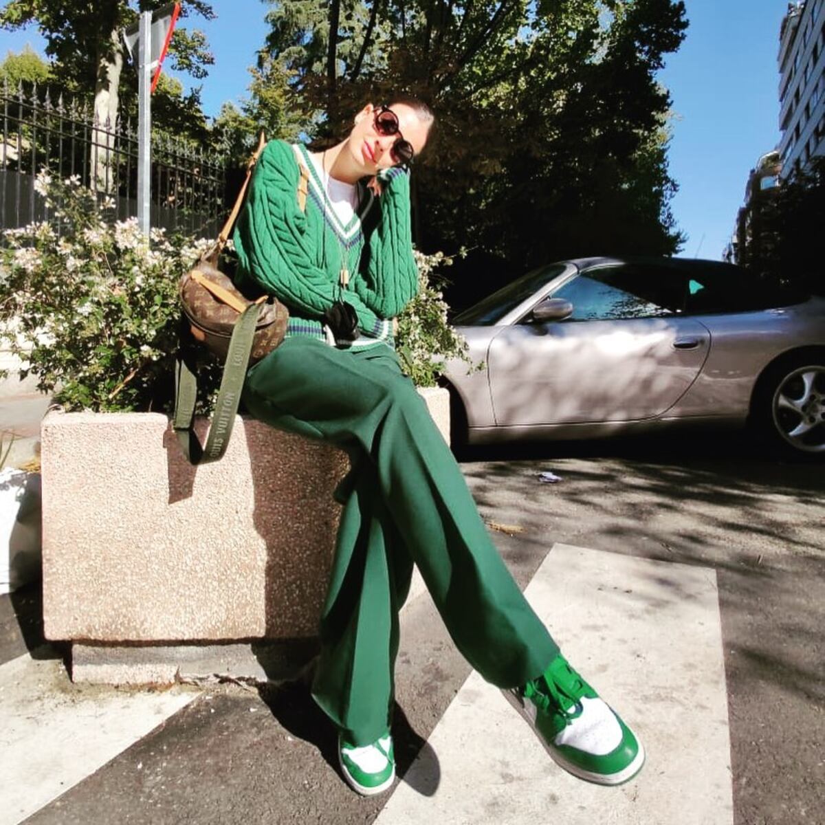 La actriz y un look "canchero" en tonos verdes.