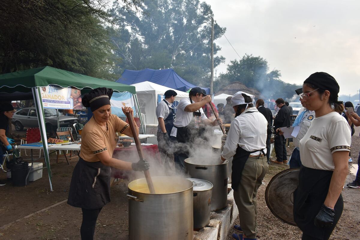 Concurso Nacional de Asado con Cuero y Locro Criollo en Sumampa. (Municipalidad de Sumampa)