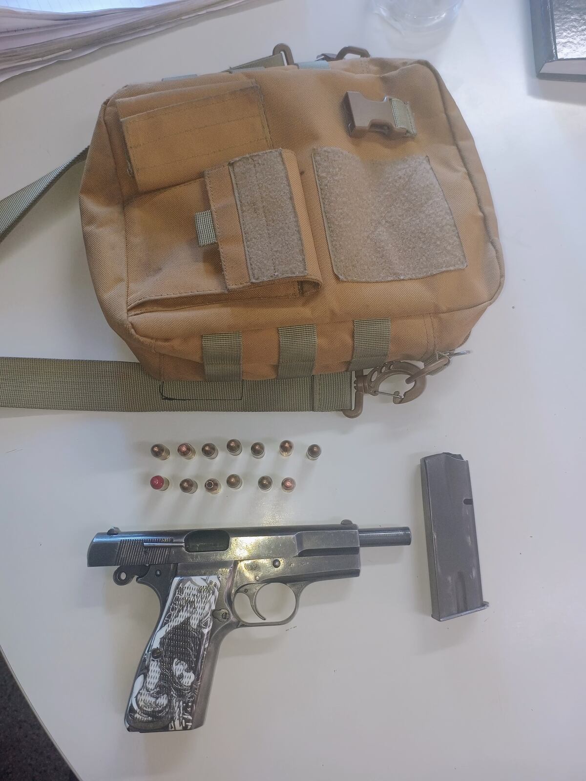 El arma secuestrada. (Policía)