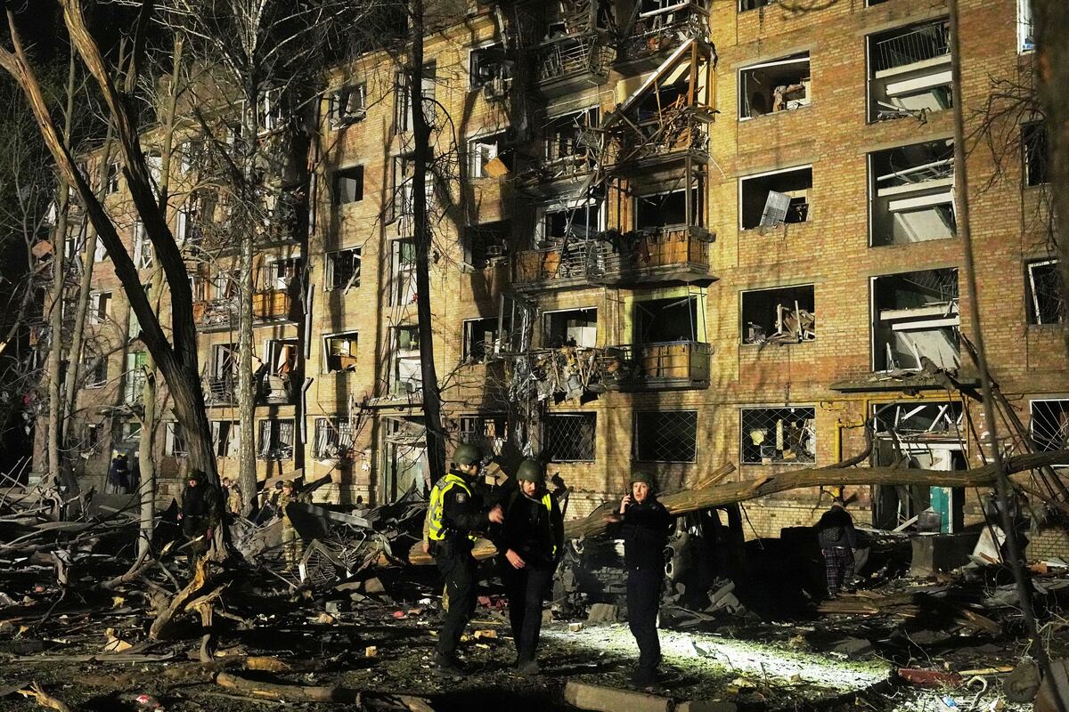 Ucrania. Nuevamente, se registraron ataques aéreos en Kiev. (AP)