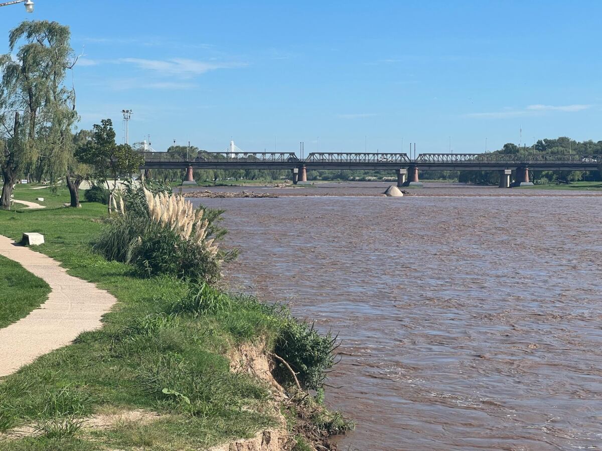 Río Cuarto. Así está la crecida del río tras las lluvias (Gentileza).