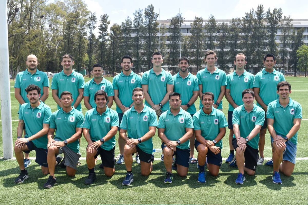 Juan Manuel López, arriba a la derecha, junto al resto de los oficiales de partido para Súper Rugby Américas 2023. (Prensa SRA)