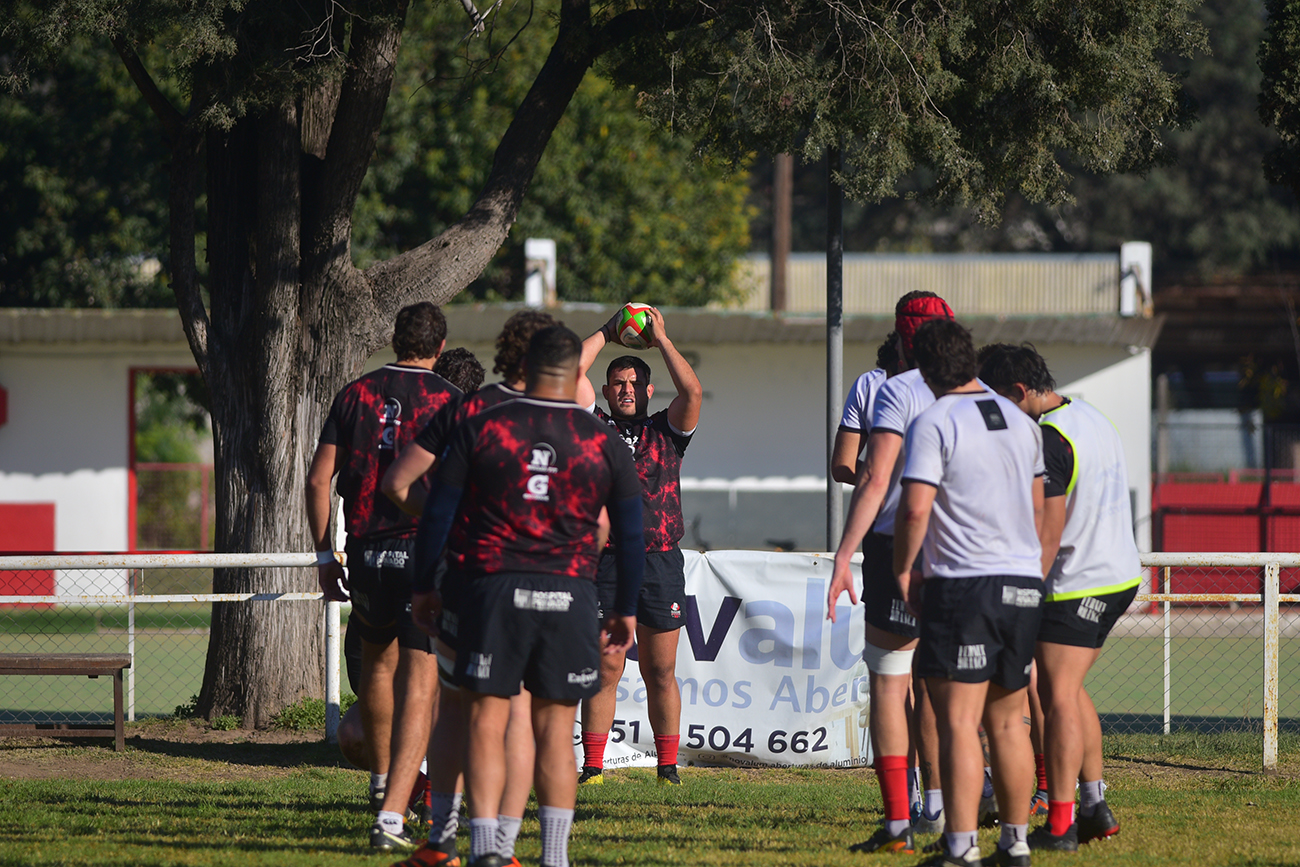Entrenamiento de line de Dogos XV. (Pedro Castillo / La Voz)