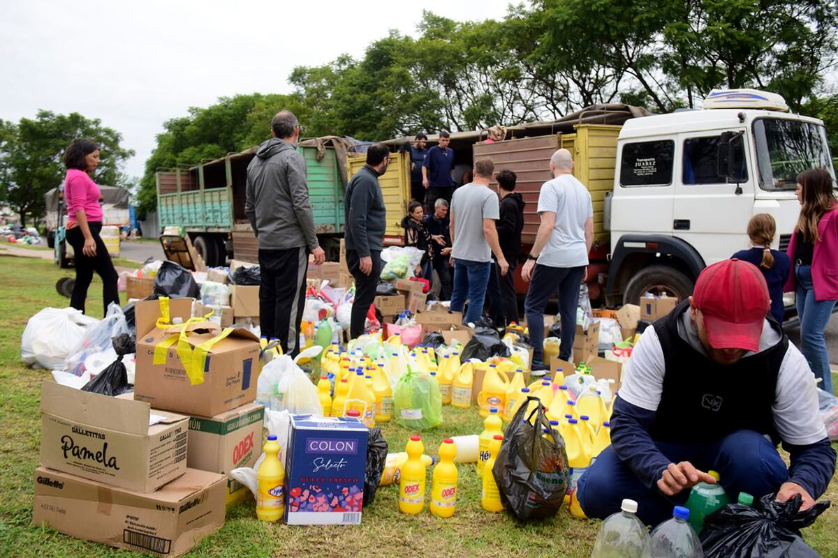 Productos de limpieza, los más necesitados por los damnificados.  (José Gabriel Hernández / La Voz)