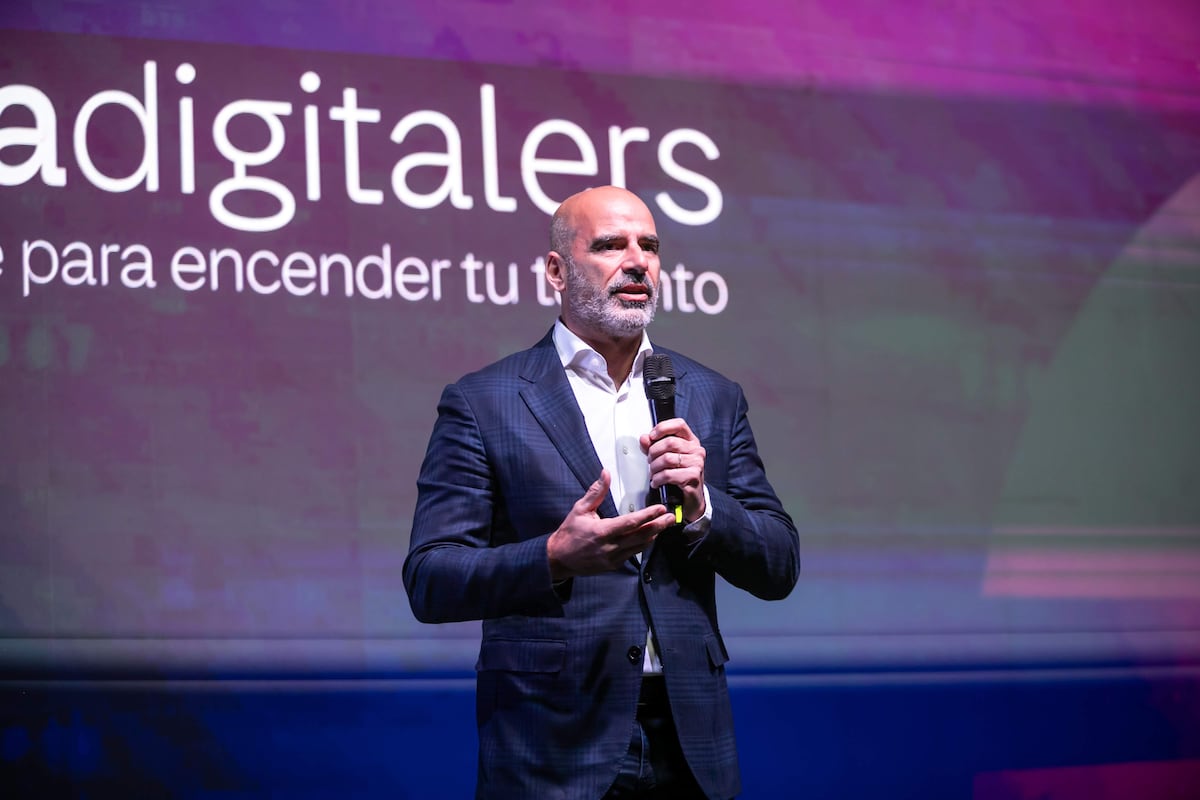 Roberto Nobile, CEO de Telecom, en el marco de la presentación de Academia digitalers. (Gentileza Telecom)