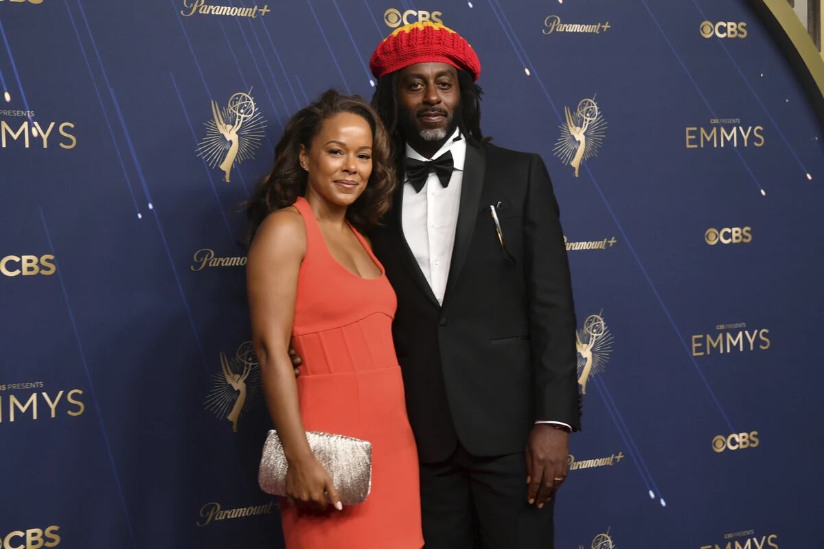 Alexa y Damian Marcano, en la alfombra roja de los Emmy 2025. (AP)