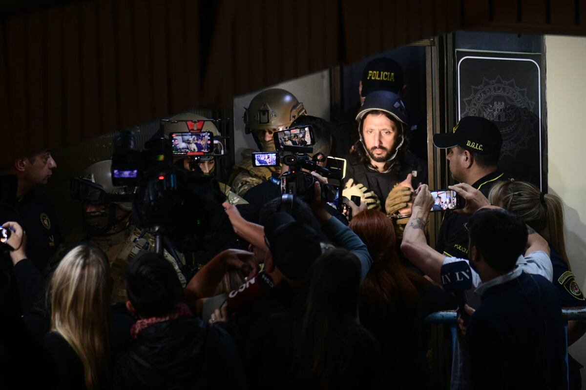 Pablo Laurta fue trasladado por la Policía de Córdoba y ya está en manos del Servicio Penitenciario. (Ramiro Pereyra / La Voz)