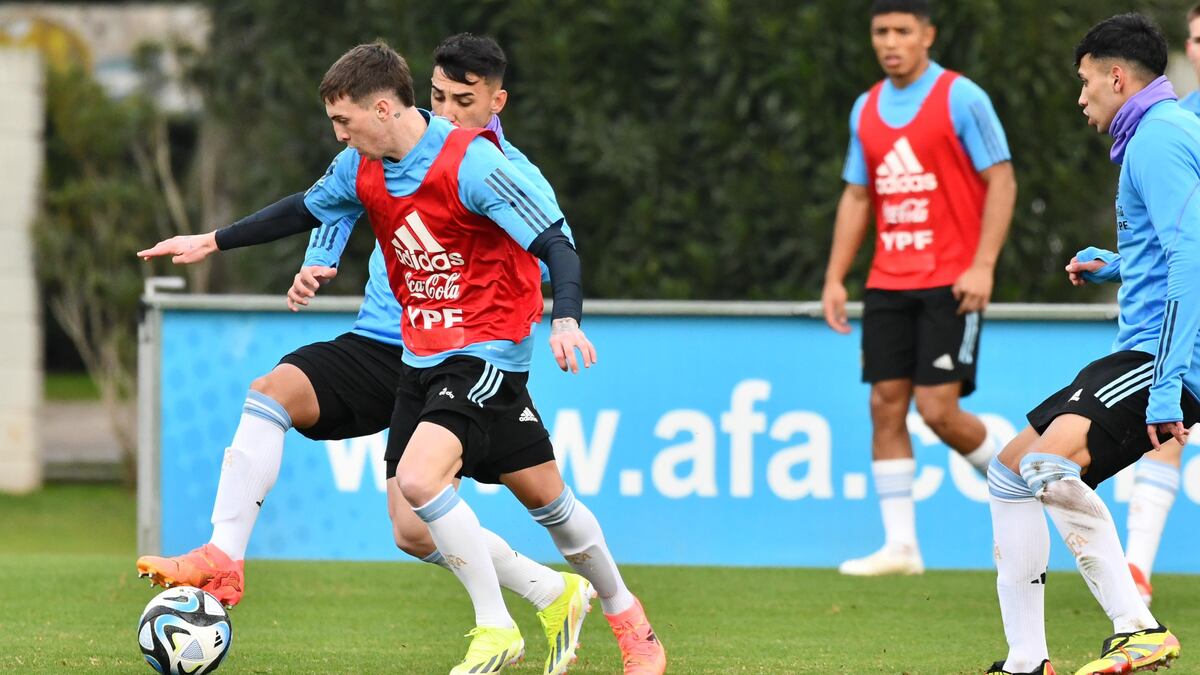 Jeremías Lucco en la práctica de la selección Sub 20 (Prensa AFA)
