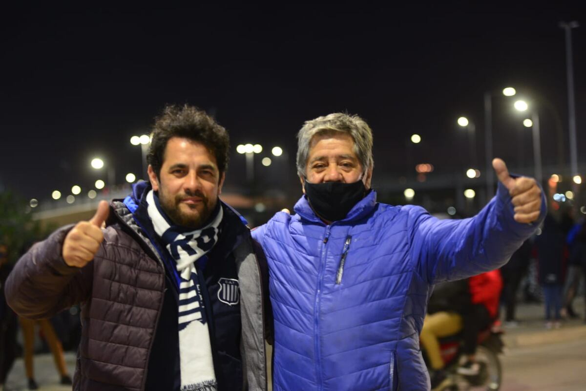 Las y los Cara 'e Cancha de Talleres en la previa del partido con Vélez por la Copa Libertadores. (Facundo Luque y Javier Ferreyra)