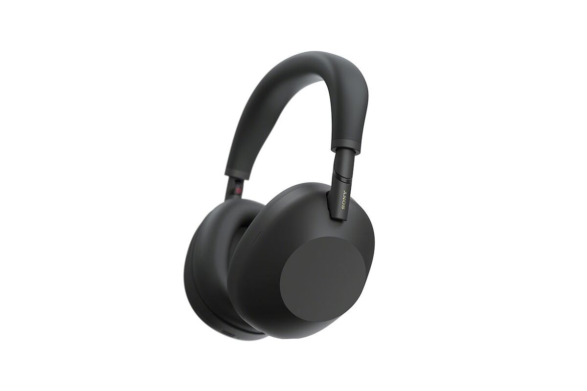 Los auriculares están disponibles en tres colores premium: negro, plateado y azul medianoche .