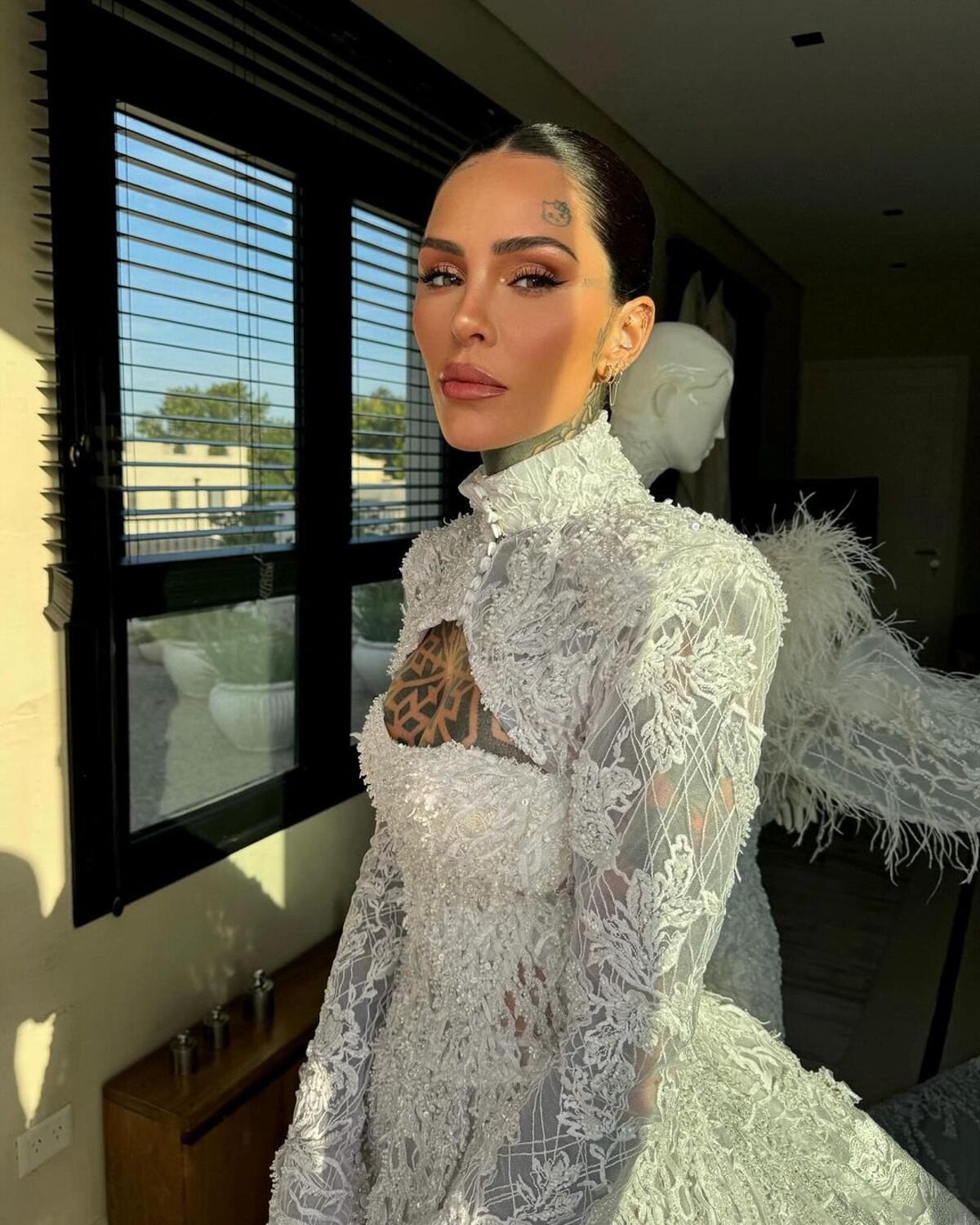 El look de Cande Tinelli para su boda con Coti Sorokin. (Instagram @zacariasguedes)