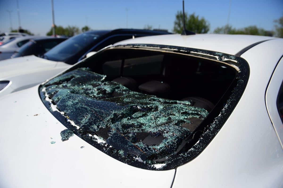 Destrozos materiales en el Destrozos materiales en el El Aeropuerto Internacional de Córdoba Ambrosio Taravella. (José Gabriel Hernández / La Voz)