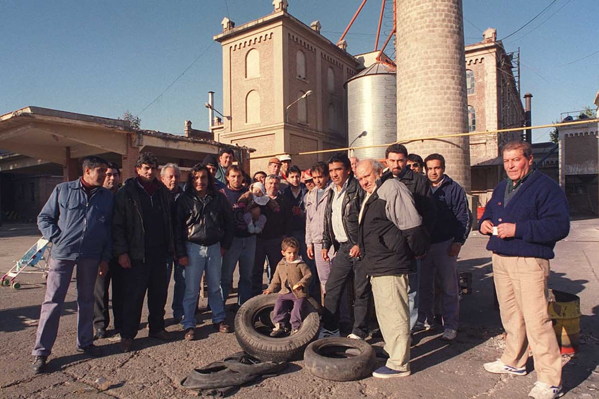Protesta de trabajadores de la Cervecería Córdoba en 1997. (Archivo La Voz)