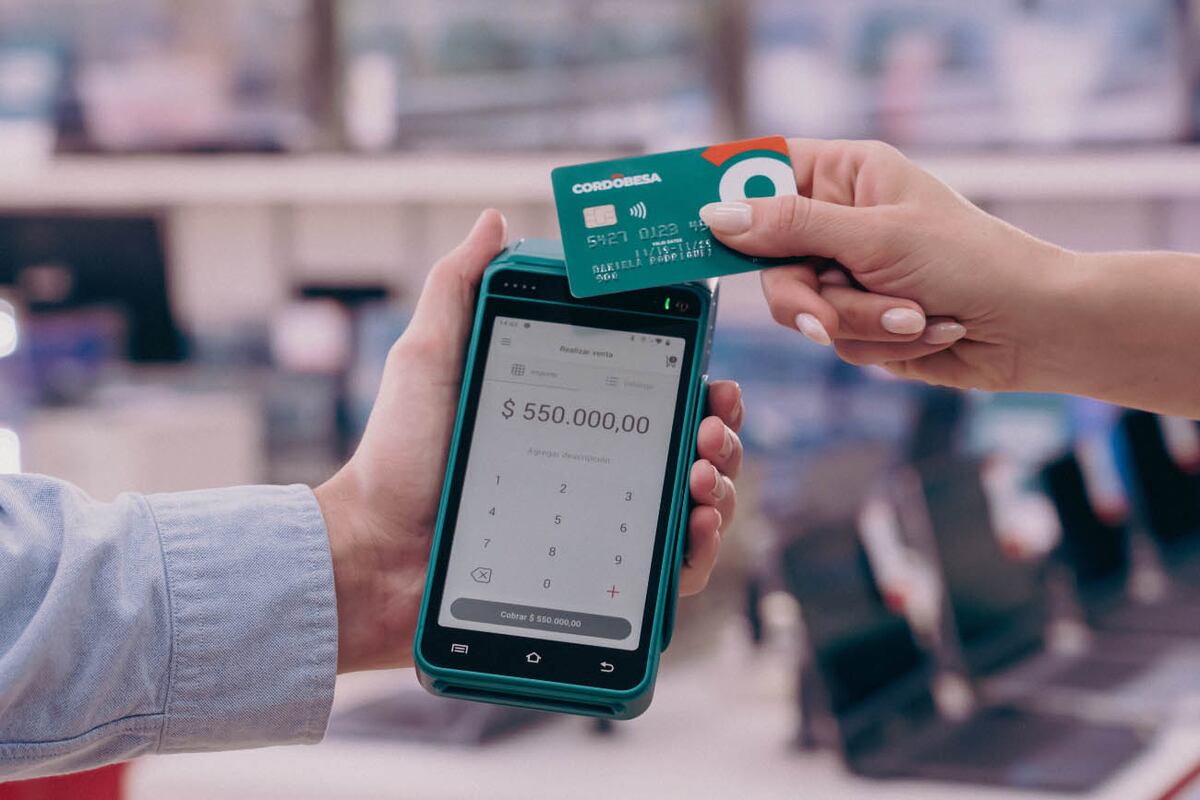 Hay estatales que cobraron con fuertes descuentos sus salarios por deudas con Bancor.