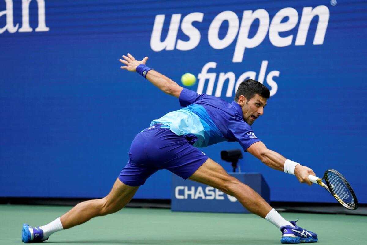 Novak Djokovic quiere quedar en la cima del tenis mundial. (AP)