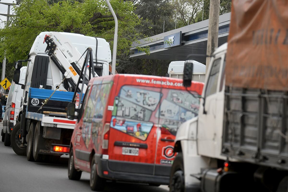 El faltante de combustible en Córdoba sigue registrándose en distintas estaciones de servicio. (Ramiro Pereyra/La Voz)