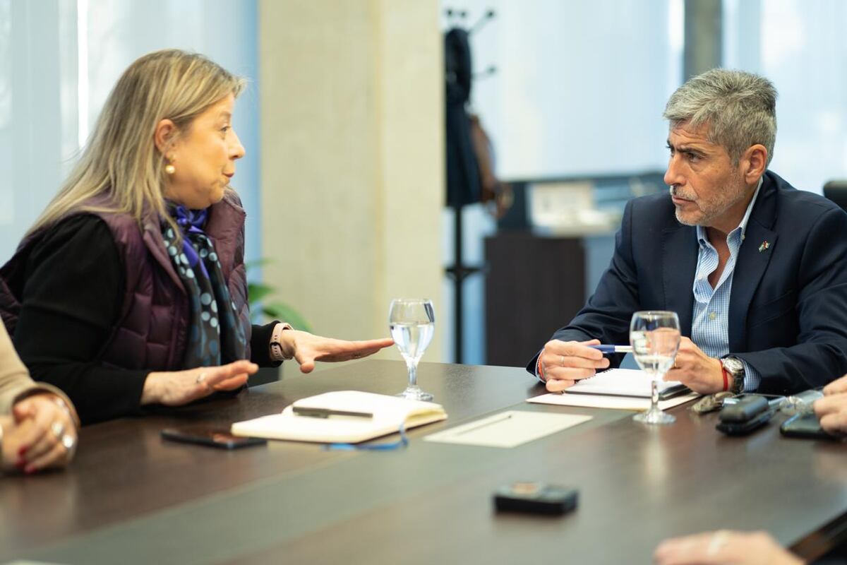 La secretaria de Seguridad de la Nación, Alejandra Monteoliva, junto al ministro de Seguridad de Córdoba, Juan Pablo Quinteros. (Gobierno de Córdoba)