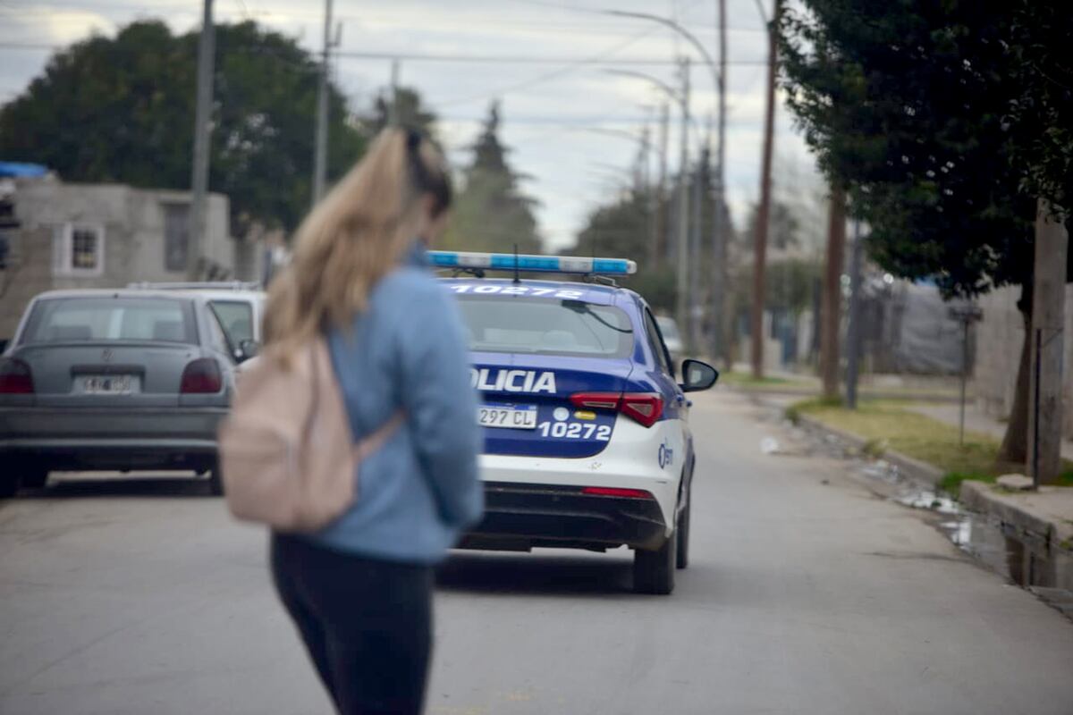 Continúan los operativos en barrio villa Sol Naciente. (José Gabriel Hernández / La Voz)