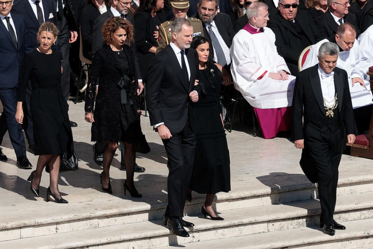 Polémica en el funeral del papa Francisco por el vestuario de Melania Trump. (Gentileza)