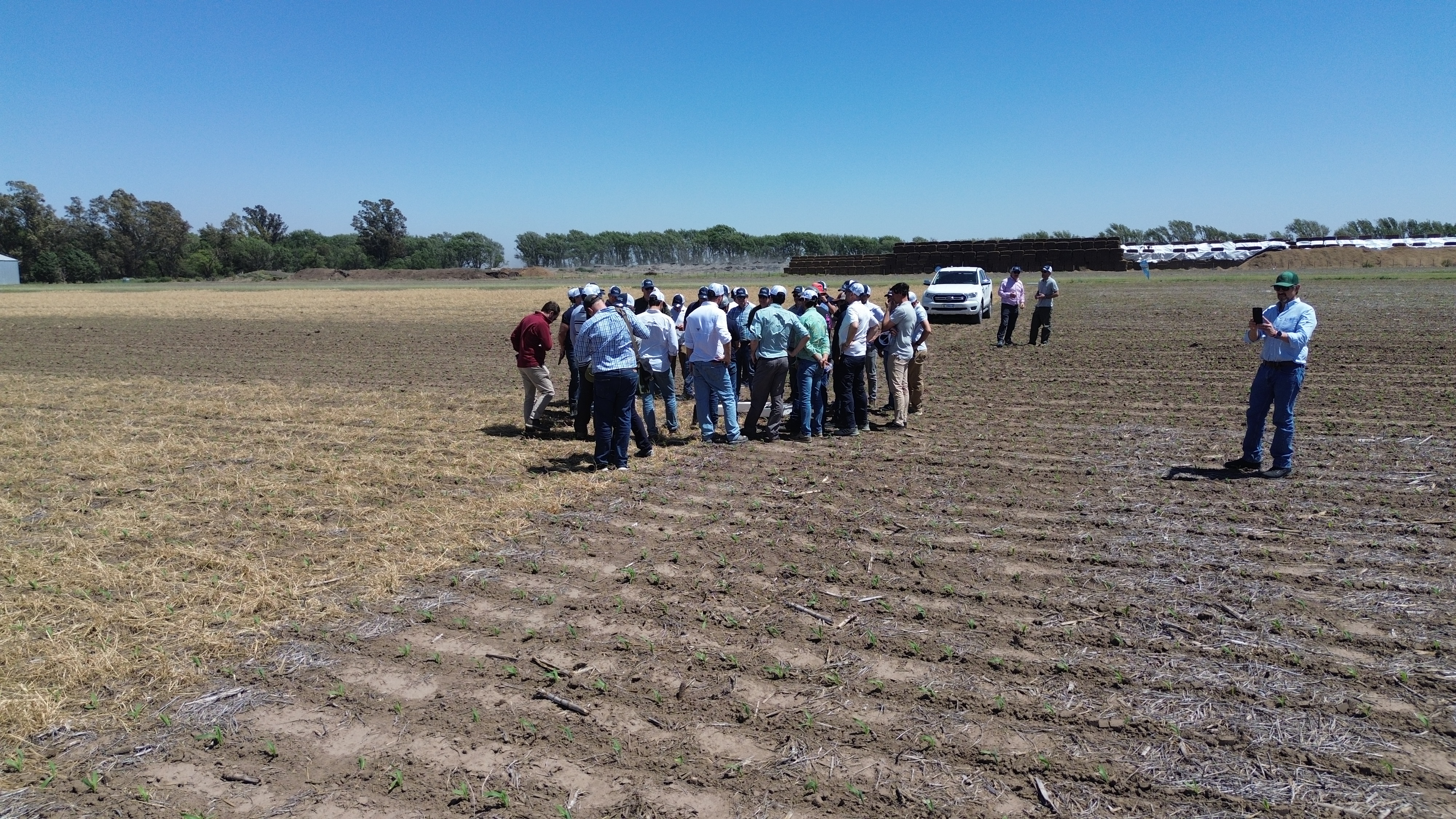 ALIANZA. Encuentro de productores Bayer ForwardFarming Members, realizado en la localidad de General Cabrera. (Prensa Bayer)