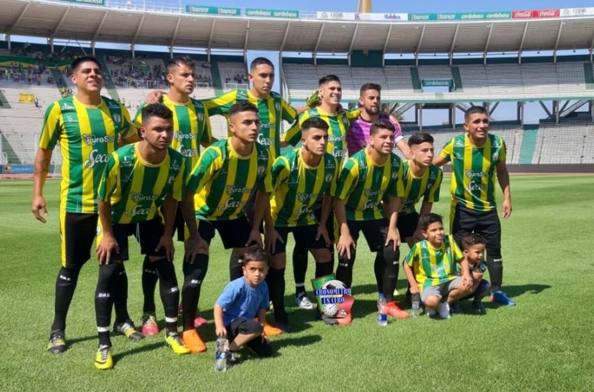 El Luminoso quiere cerrar el año de la mejor manera y despedir a dos jugadores nacidos en la institución. (Facebook Huracán).