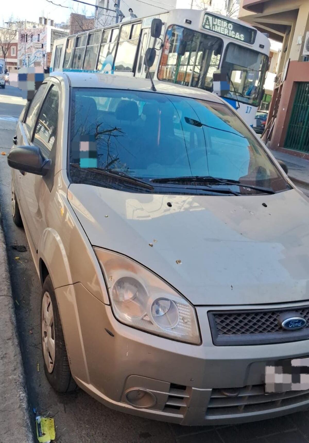 Atropellaron a una conductora de trolebús cuando bajaba de la unidad (Policía de Córdoba)