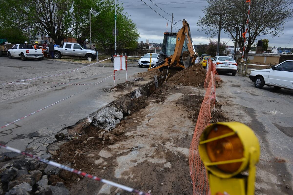 La Municipalidad reparó el bache en el que se atascó el vehículo. (José Hernández / La Voz)