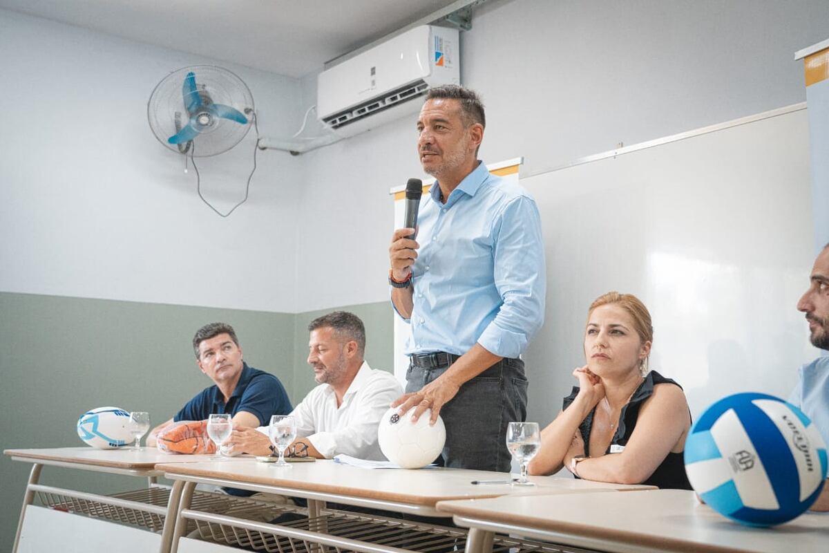 Miguel Siciliano, de gira por el interior, es unas de las cartas del peronismo para las legislativas.