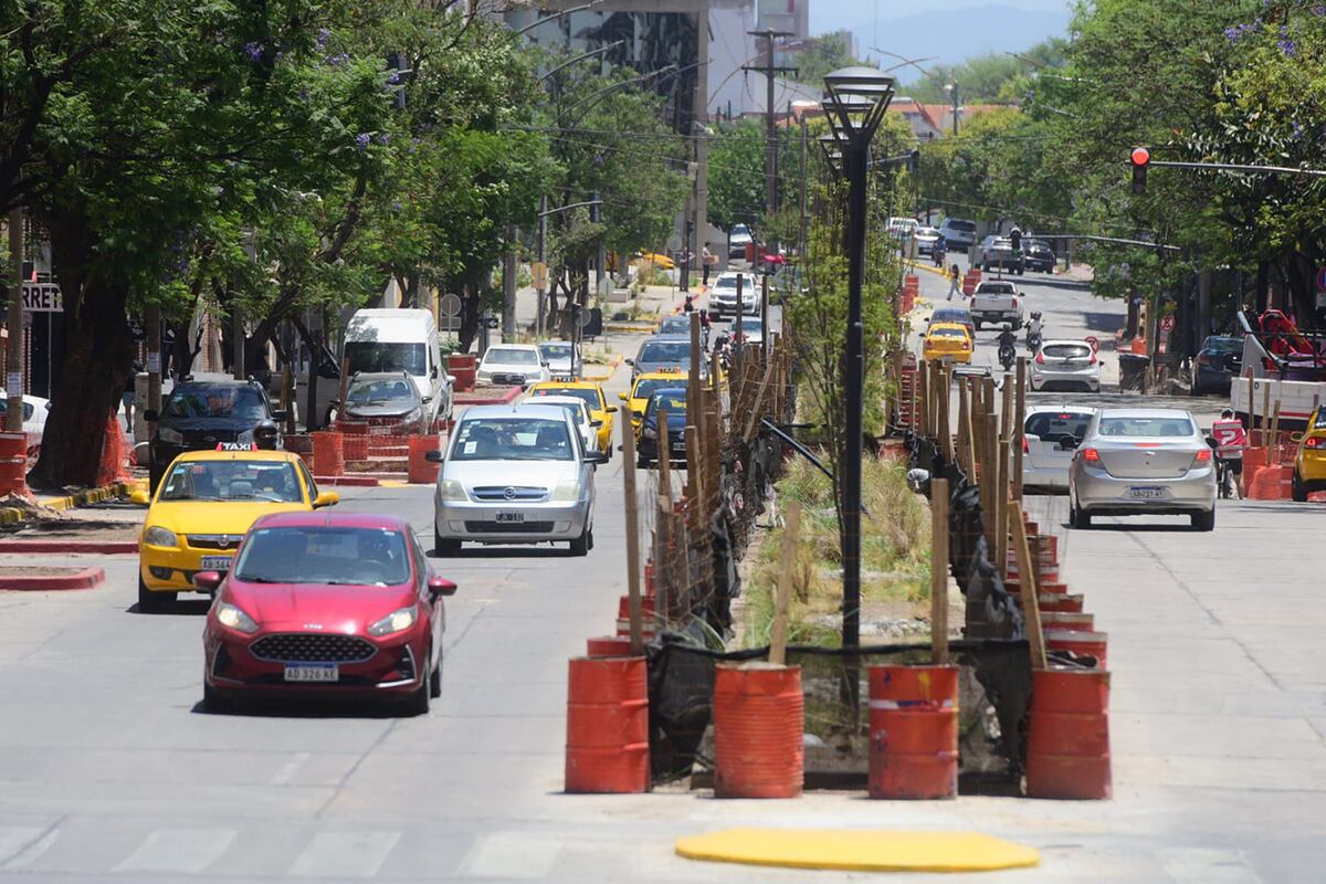 La Municipalidad de Córdoba habilitó el tránsito en el bulevar San Juan hasta fin de año. (José Gabriel Hernández / La Voz)