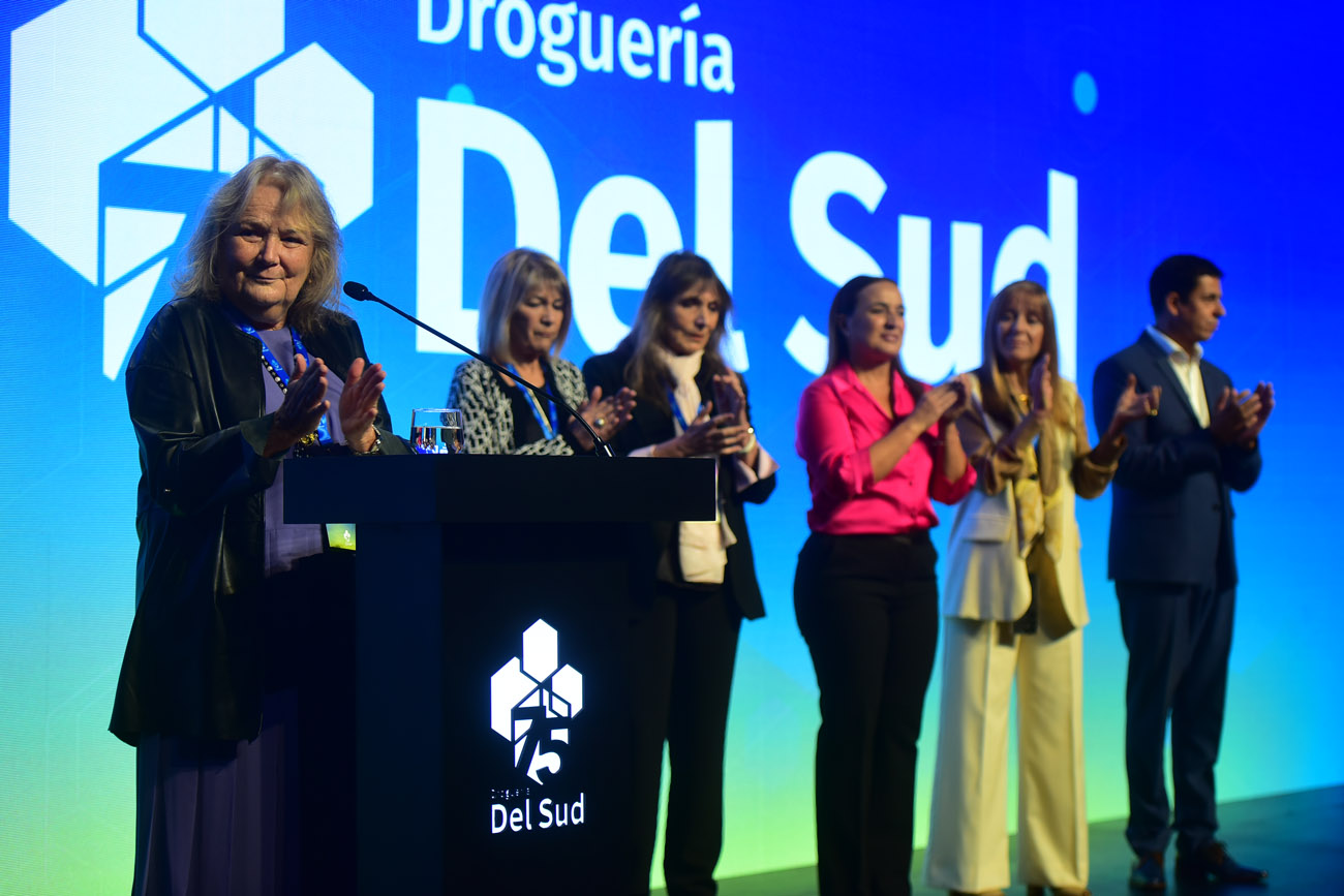 FAMILIAR. María Luisa Macchiavello, una de las hijas del fundador de Droguerías del Sud, habló en la inauguración del nuevo centro de distribución. (Nicolás Bravo / La Voz)