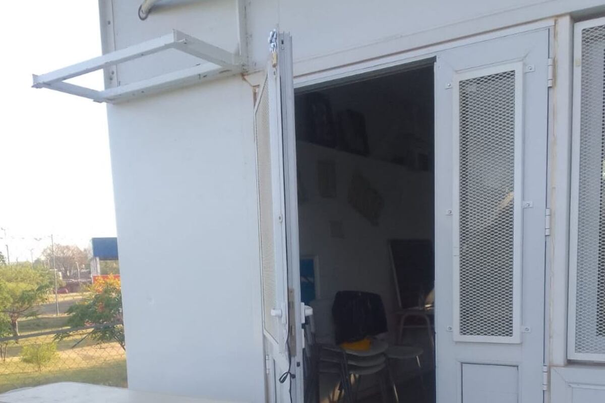 En la secundaria solicitaron un adicional de policía. (La Voz).