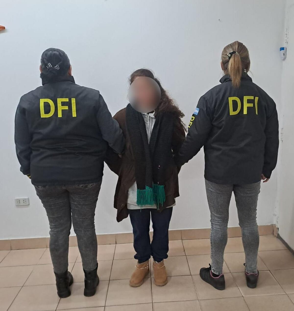 Los dueños del cine porno, que era una fachada por trata de personas y explotación sexual, fueron detenidos. (Ministerio de Seguridad)