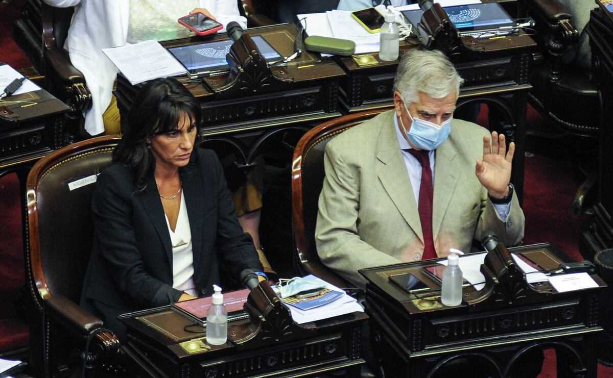 Natalia De La Sota y Carlos Gutierrez del Bloque Federal. (Federico Lopez Claro)