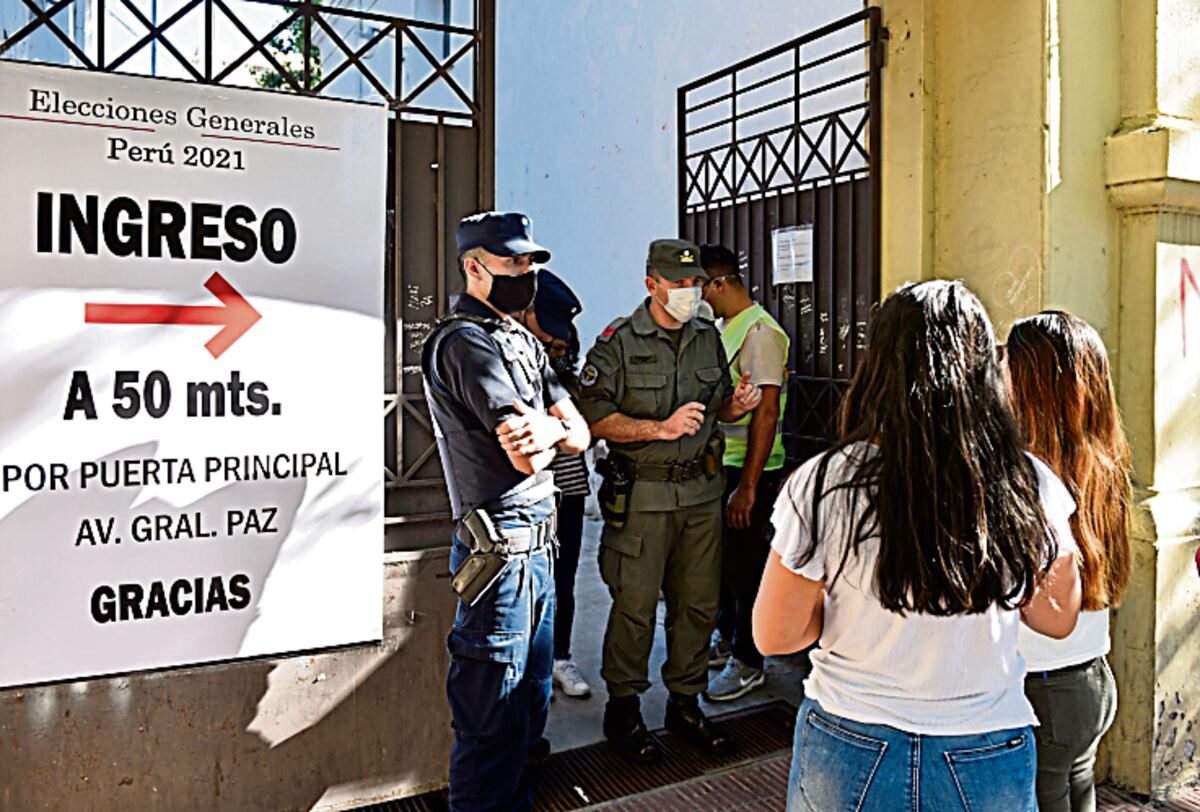 Unos 25 mil peruanos residen en la provincia de Córdoba. Hoy elegine presidente (Ramiro Pereyra / Archivo).
