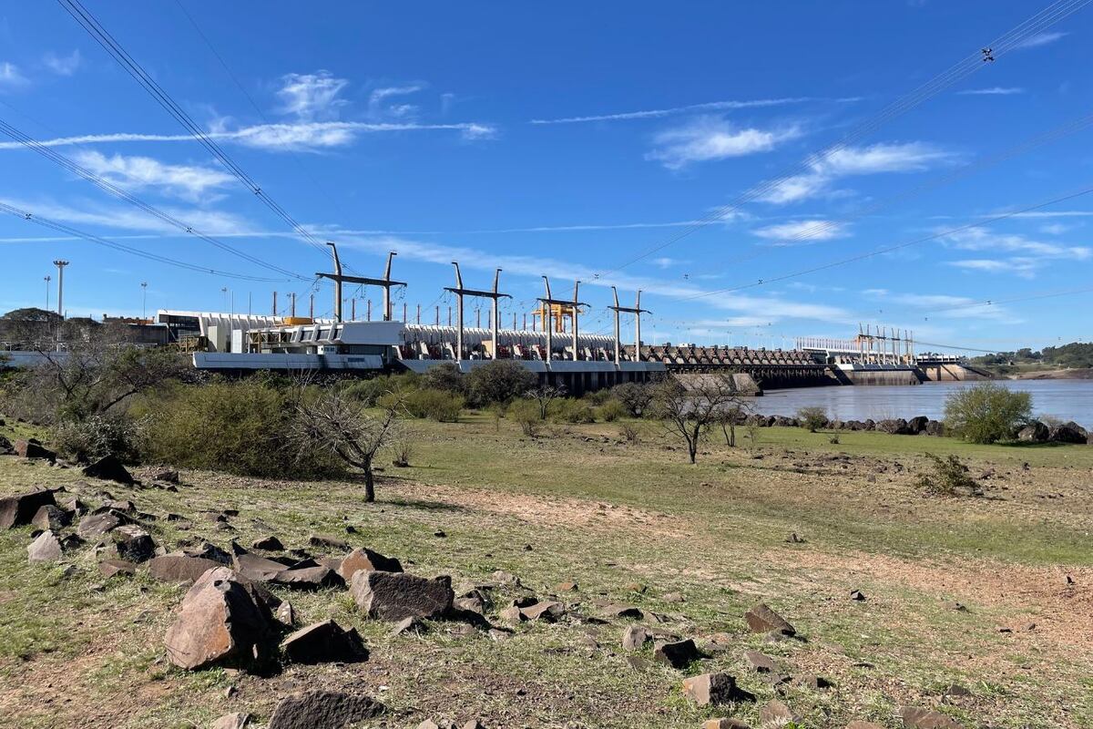 Vista de la Represa Hidroeléctrica Salto Grande desde el lado argentino.