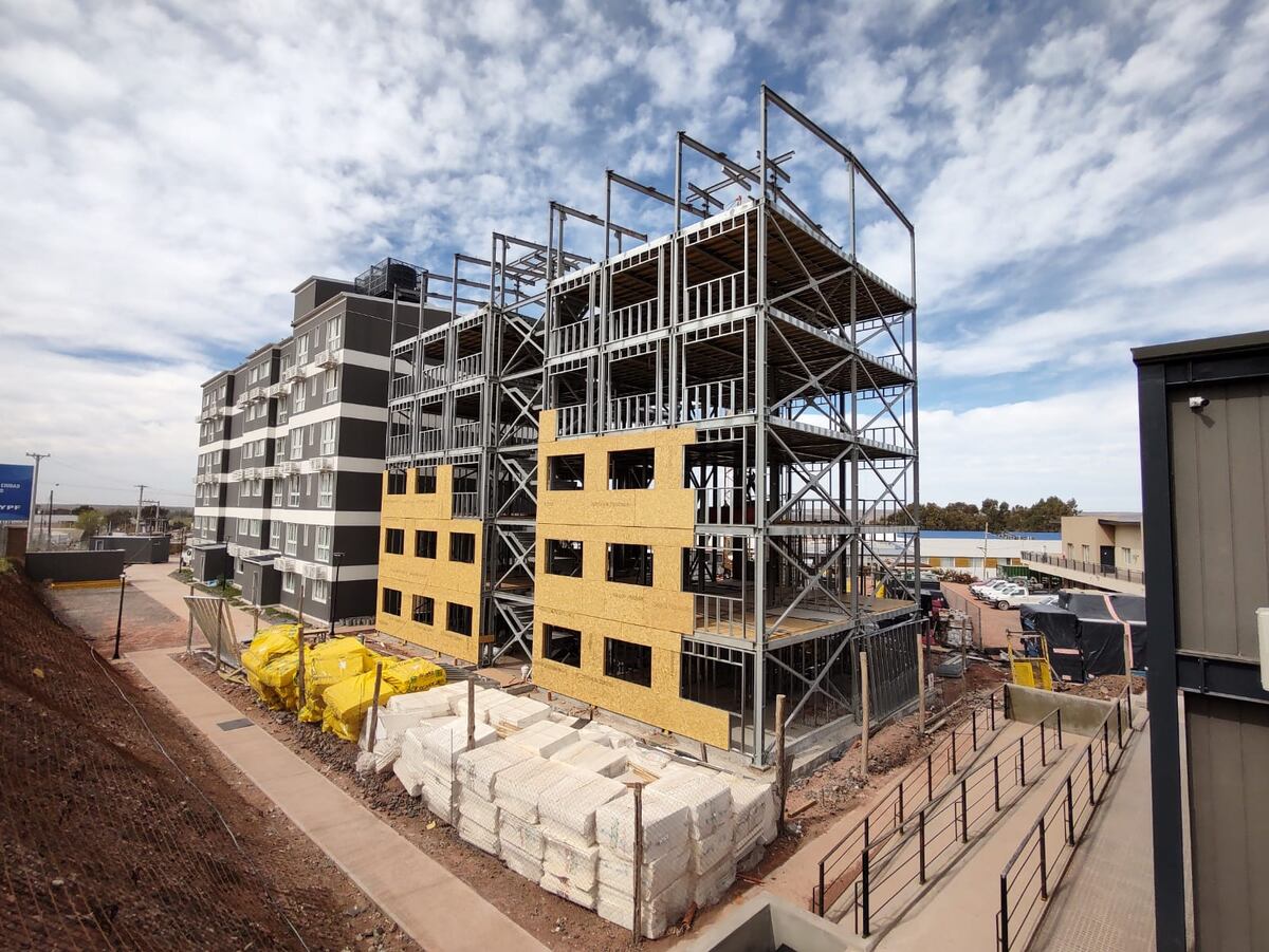 El sistema constructivo empleado en el proyecto es Steel Frame y Drywall Plus.