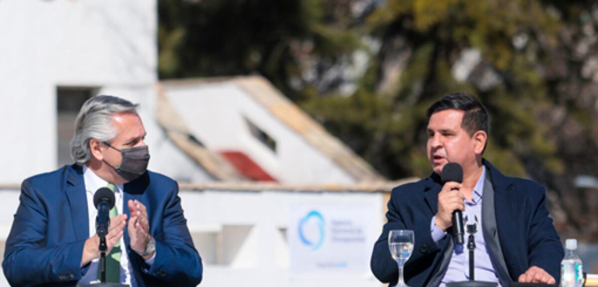 Galarraga junto al expresidente Alberto Fernández en un acto.