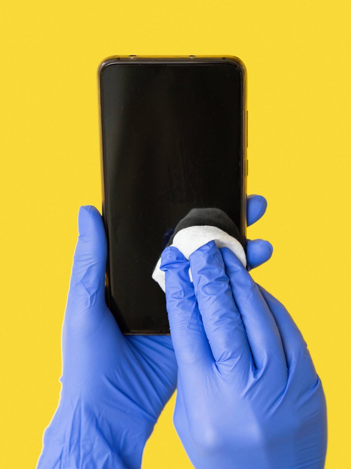 Trucos de limpieza para las fundas del celular. (Freepik)