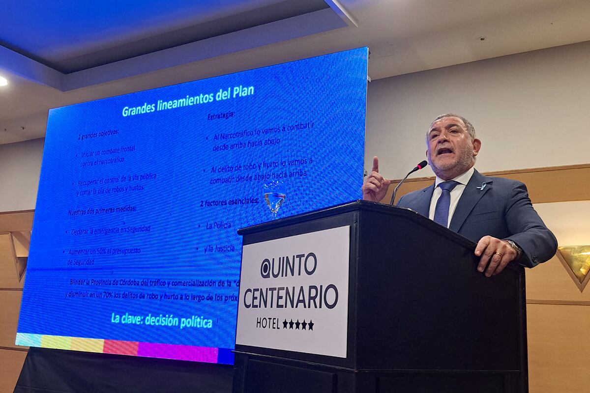 Luis Juez, candidato a Gobernador de Córdoba, presenta sus propuestas de campaña en el hotel Quinto Centenario. (Nicolás Bravo / La Voz)
