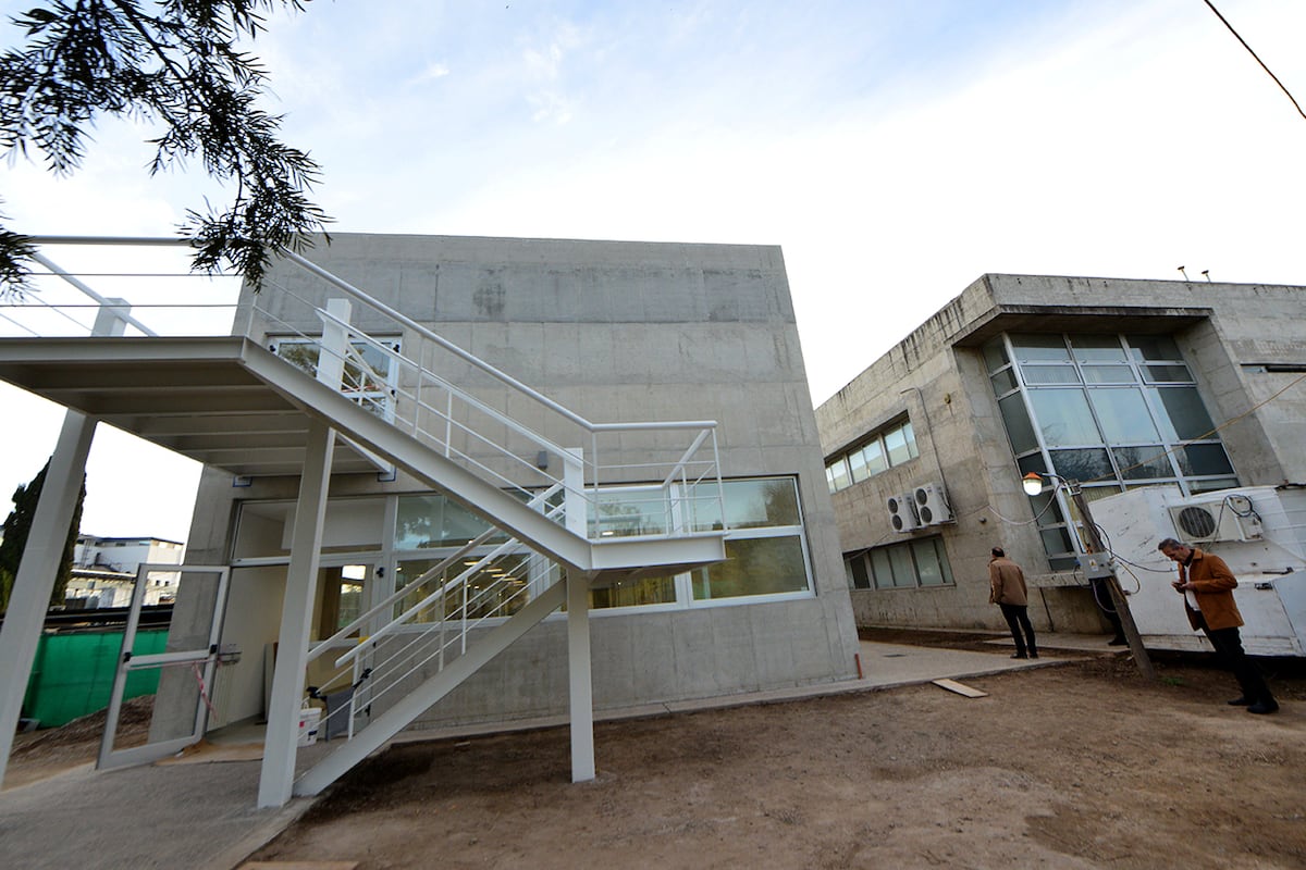 Presentan las nuevas instalaciones del centro de atención odontológico en la Facultad de Odontología de la UNC. (Javier Ferreyra / La Voz)