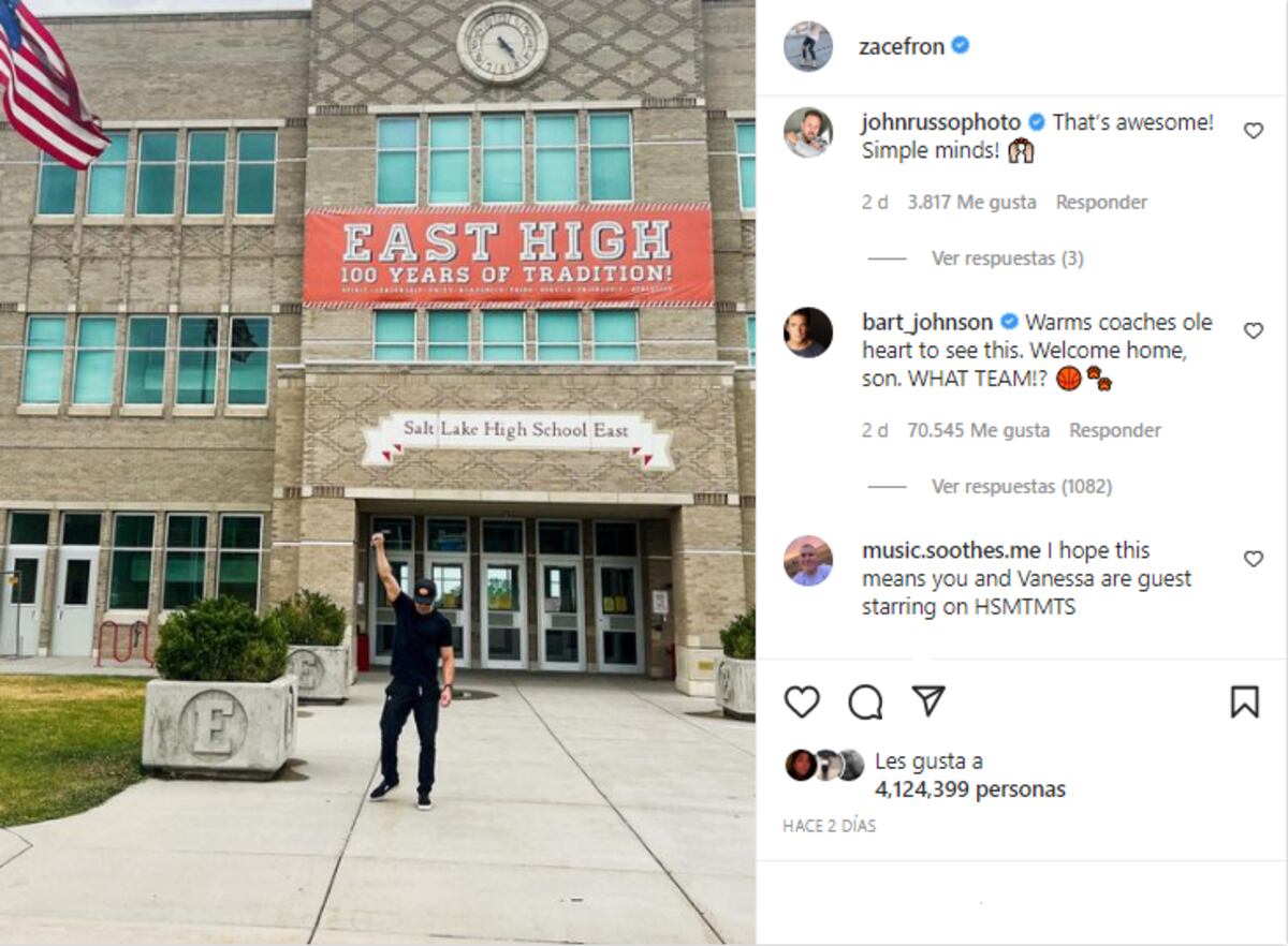 Zac Efron publicó una foto en el ingreso de East High (Captura de pantalla)
