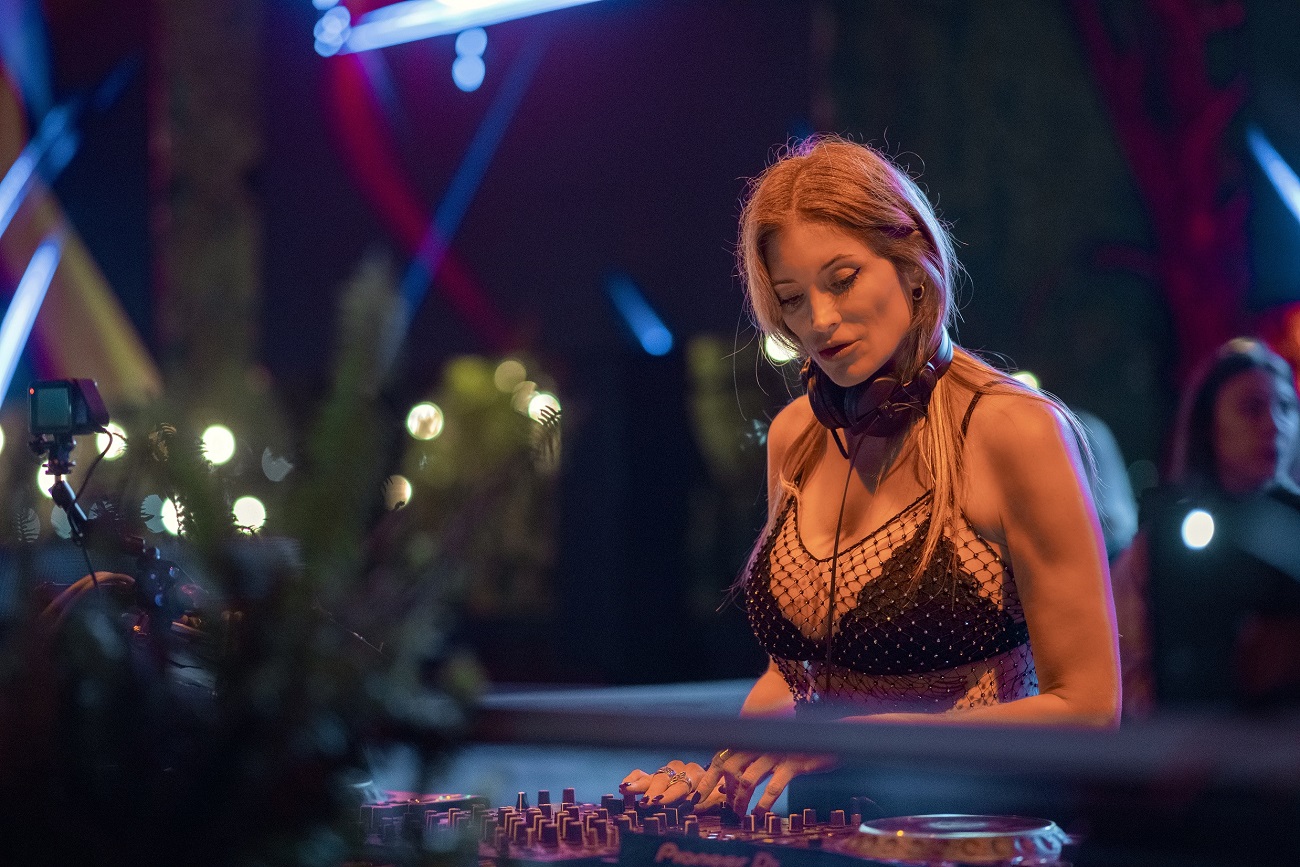 Caro Lewis se instaló en mayo en la isla española que es sinónimo de música electrónica. "No es fácil", asegura luego de una temporada inolvidable. (Prensa).