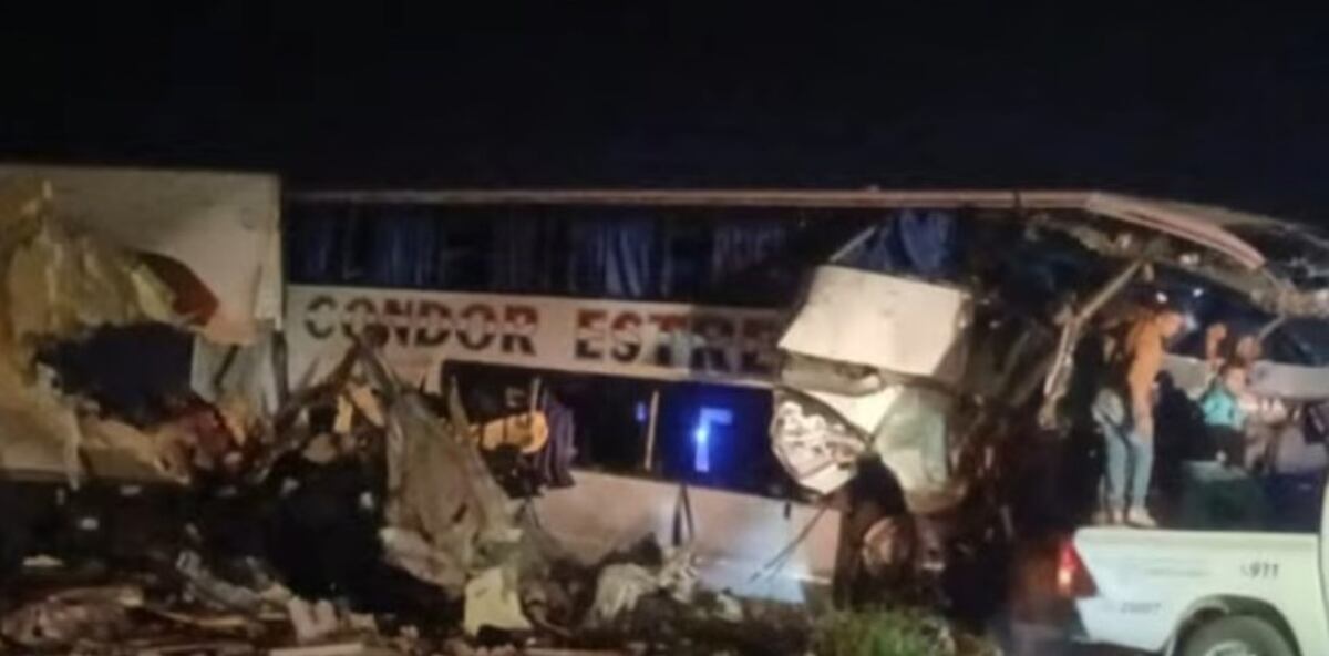 Al menos 4 muertos tras el choque entre un camión y un colectivo en la ruta 3, en Buenos Aires