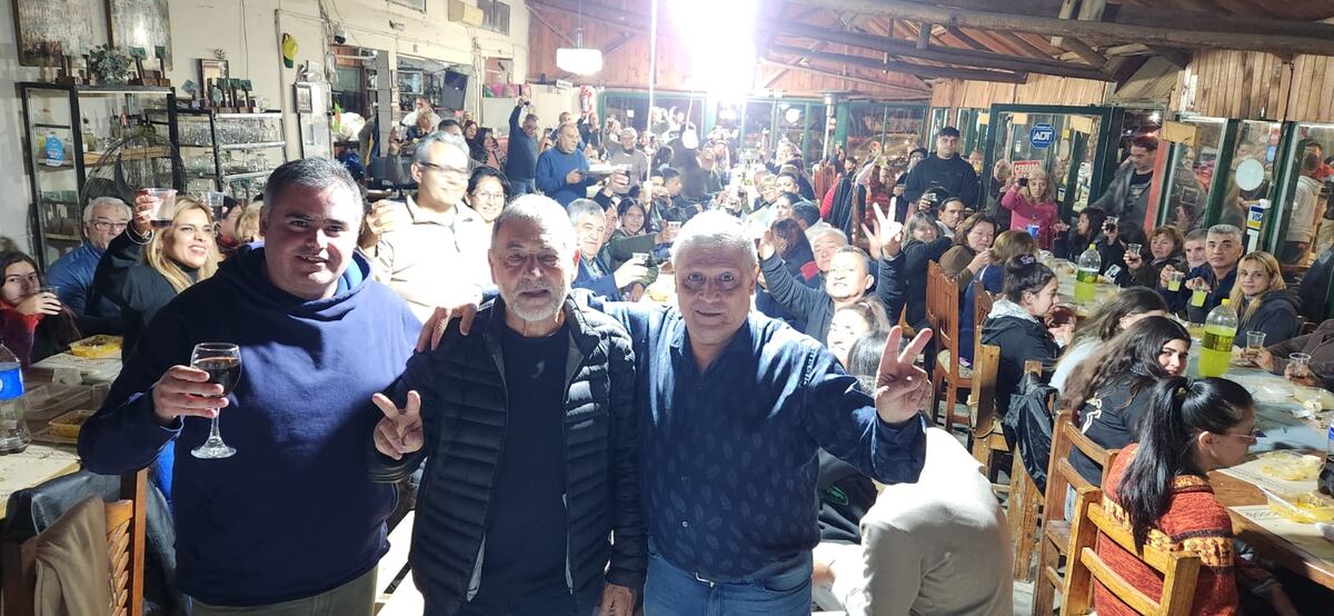 Locro peronista: el intendente de la comuna de San Roque, Jorge “Tito” Bustamante, invitó a Carlos Caserio. (La Voz)