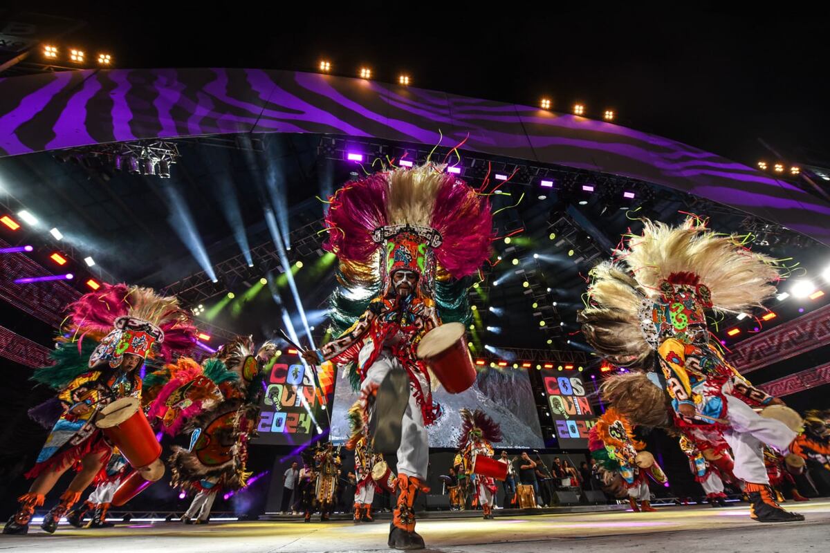 De la mano de la histórica peña Balderrama, también hubo un toque de carnaval salteño en Cosquín. (La Voz).