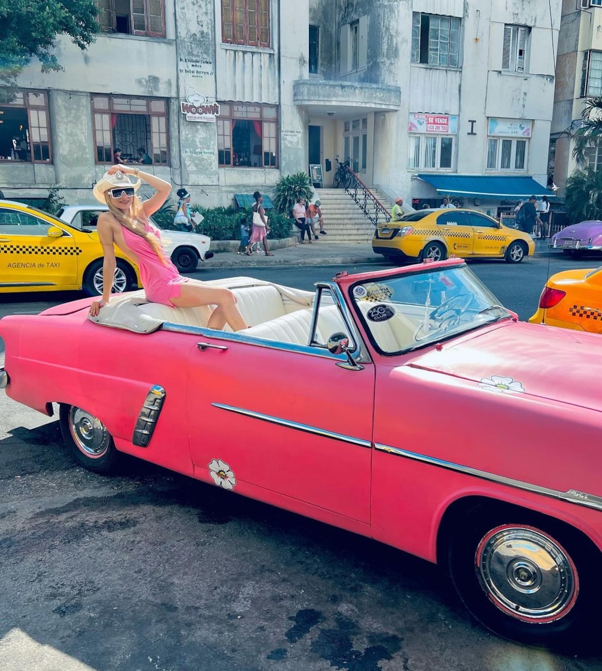 La Agrobarbie cordobesa en Cuba. (@florarroyook)