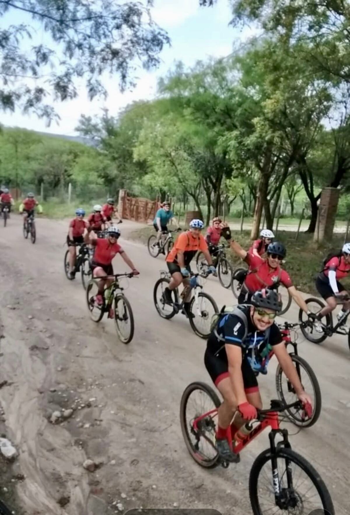 Las salidas grupales son una gran opción para practicar cicloturismo. (Foto: Desencadenados MTB)