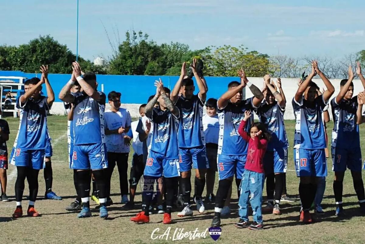 El club Libertad y su homenaje a las Islas Malvinas en Liga Cordobesa de Fútbol. (Prensa Libertad).