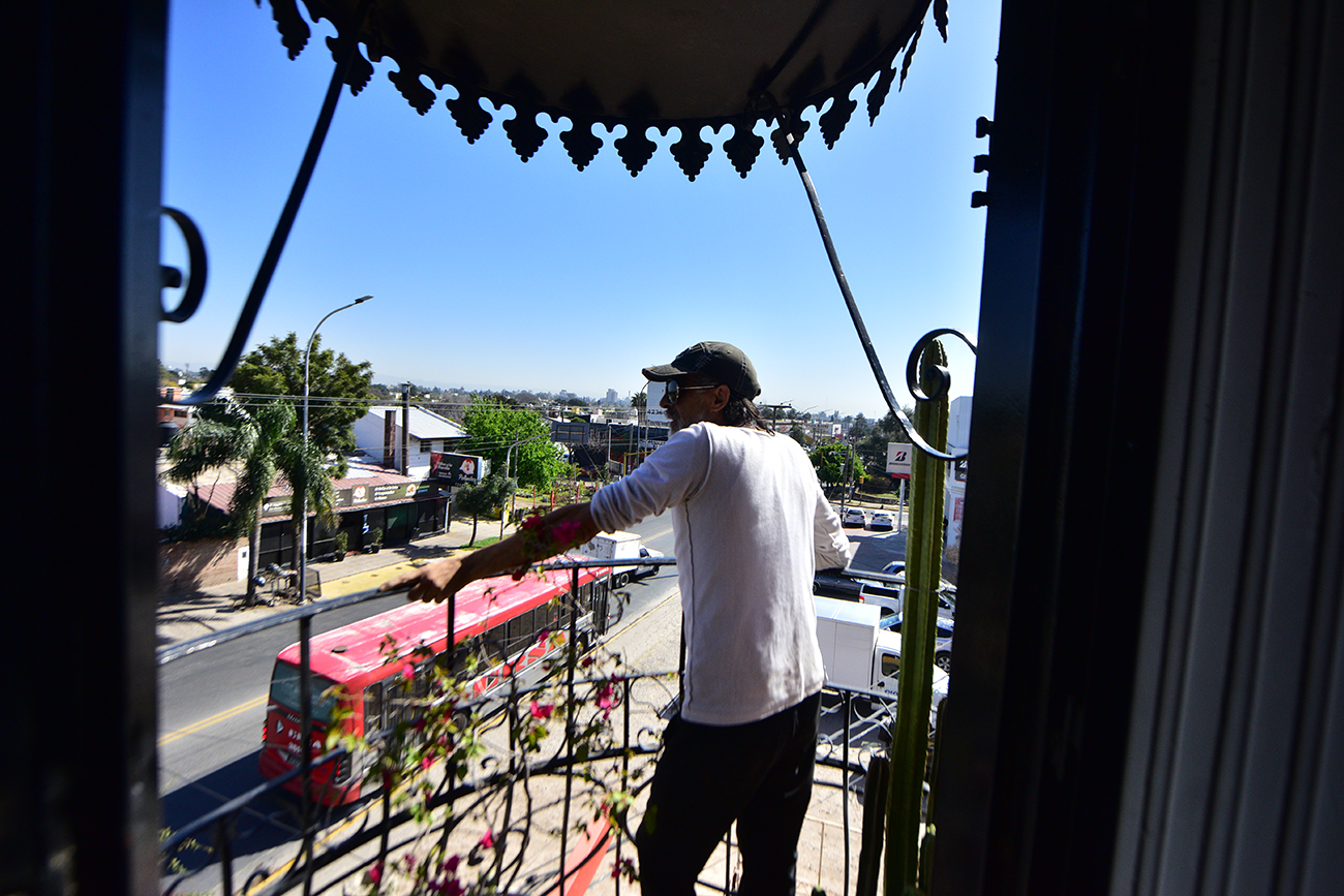 El balcón tiene vista hacia la calle O'Higgins (José Gabriel Hernández / La Voz)